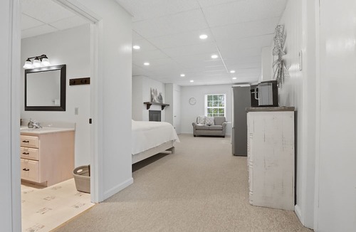 Ronks Apartment | Sunset Suite - 2 min. from Kitchen Kettle Village!