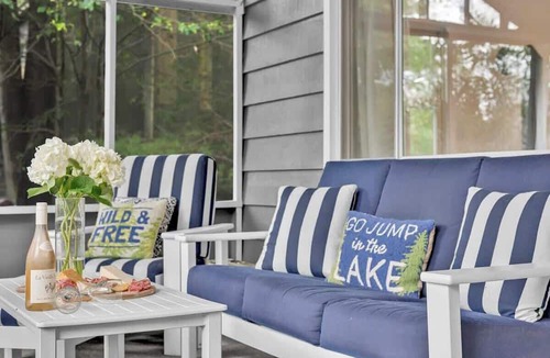 Lakeville House | Tranquil Shores Retreat near Lake Wallenpaupack