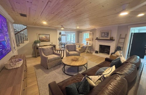 Jekyll Island House | Peaceful 5-bedroom cottage with a pool and spa located on charming Jekyll Island