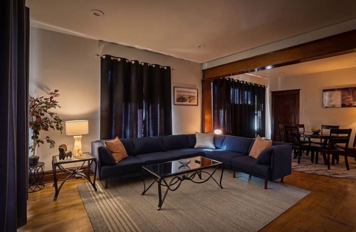 Central City Apartment | Top Floor 2-Bedroom Apartment Near Everything In Salt Lake City