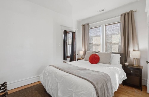 Central City Apartment | Top Floor 2-Bedroom Apartment Near Everything In Salt Lake City