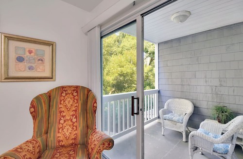 Demere Park Condo | St. Simons Island Townhouse Vacation Rental