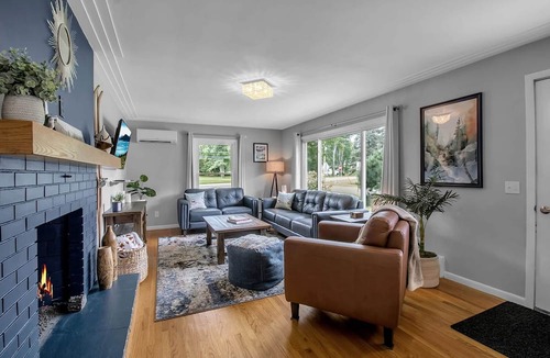 Ellicottville House | Gondola House | Hot tub, Arcade, Walkable Getaway, Fun Central! Game Room, Hot Tub, Steps to Village.