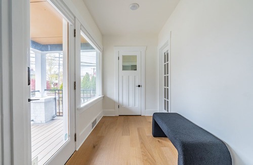 East Queen Anne House | Quintessential Queen Anne charmer w/ 7Beds/4Baths