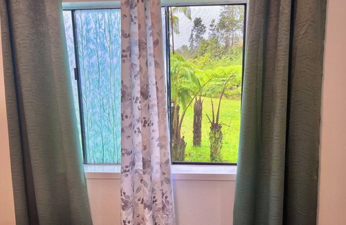 Royal Hawaiian Estates Apartment | Private 1st Floor Retreat w/Hot Tub Just Minutes to Volcanoes NP!