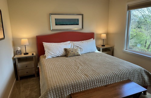 Hawthorne Hills Apartment | Enjoy all the comforts of home in a safe, wooded area of NE Seattle, close to UW