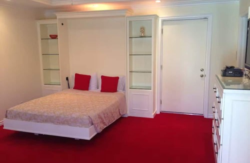 Sherman Oaks Apartment | Safe & beautiful new studio in charming Sherman Oaks neighborhood