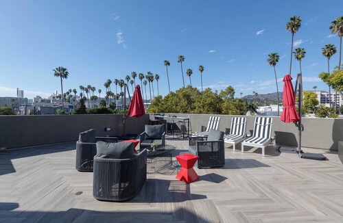 Hollywood Apartment | Hollywood Apartment Near Walk of Fame