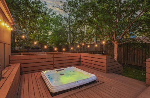 Reynoldstown Apartment | Hot Tub | Fully-Fenced Yard |The Bubbly Suite