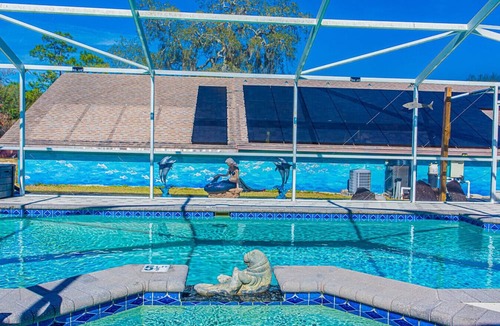 Homosassa Apartment | MermaidManorCarriageHouse|ScreenedSaltwaterPool&Hottub|Sleeps6|1DogOK
