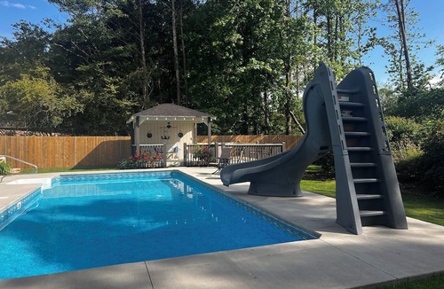Mableton House | Charming 3-bed, 2-bath house in Mableton with Wi-Fi, seasonal pool, firepit