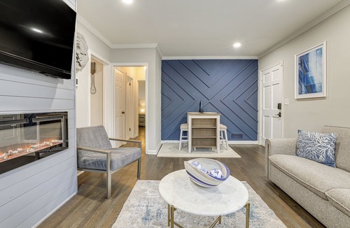 Piedmont Heights Apartment | 2 Mi to Midtown: Chic Apartment in Atlanta!