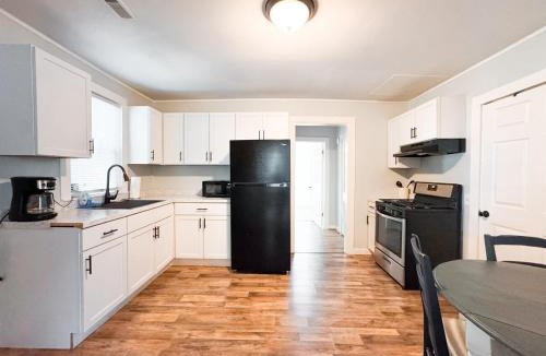 Beaufort House | 3 Miles to Parris Island - Idle Oak Cottage - 10 minutes to Downtown Beaufort SC