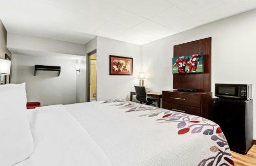 York Hotel | Red Roof Inn York Downtown