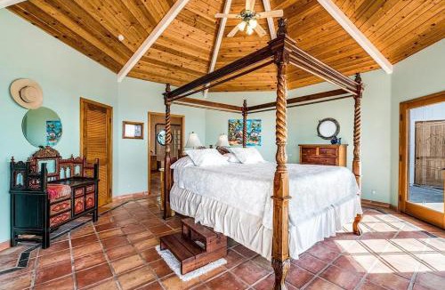 Opihihale Villa | Kona Oceanview Villa for Groups Pool & Hot Tub