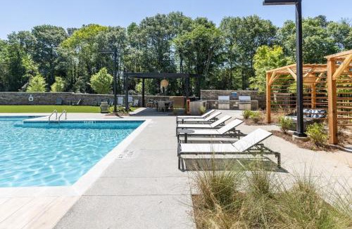 East Side Apartment | Resort Stay Near Downtown Atlanta, Pool, 6 Restaurants & Bar, Free Parking