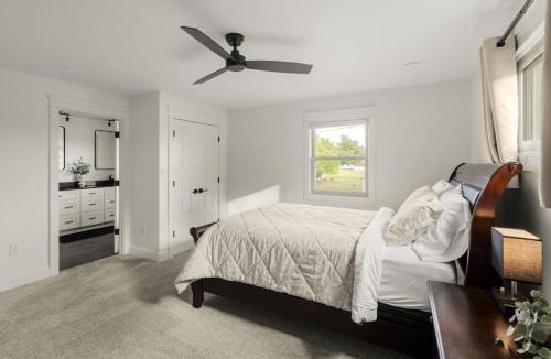 Ronks House | The Place Next Door – Stylish Amish-Country Stay