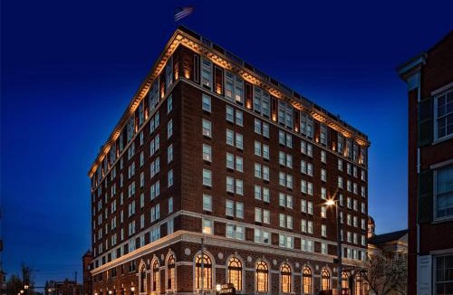 York Hotel | The Yorktowne Hotel, Tapestry Collection by Hilton