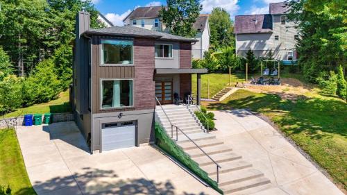 Asheville House | Modern Escape by AvantStay