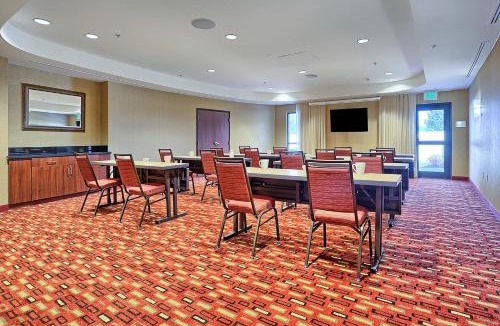 Mechanicsburg Hotel | Courtyard by Marriott Harrisburg West/Mechanicsburg