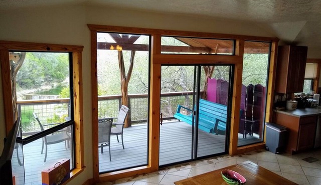 River Rose Retreat Center: Whole property holds 15 adults