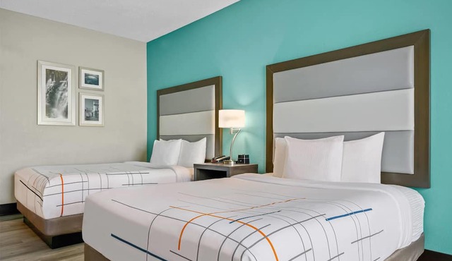 La Quinta Inn & Suites by Wyndham Batavia