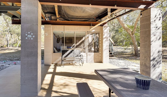 < 1 Mi From Suwannee River, Hideaway w/Lanai in Old Town