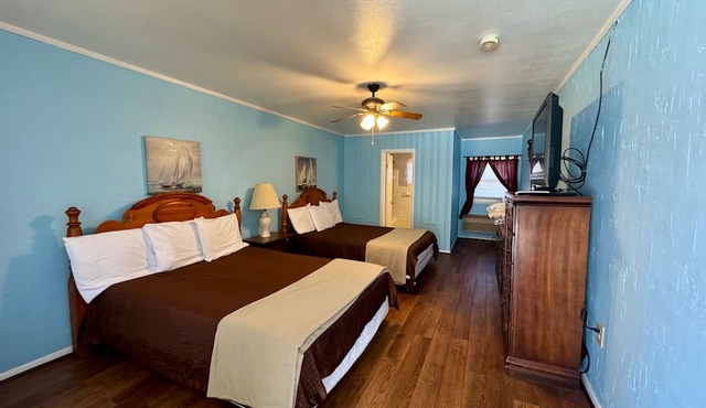 Parkview Lodge & Cabins in Newland