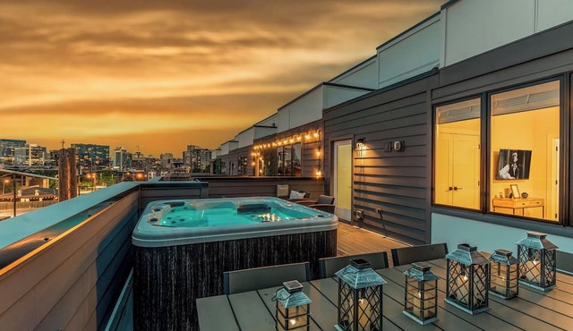 Luxe-tennessee Row-heart of Gulch-mins to Broadway