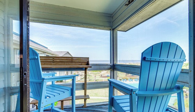Beach Access: Ocean-view Condo w/Screened Balcony in Harbor Island