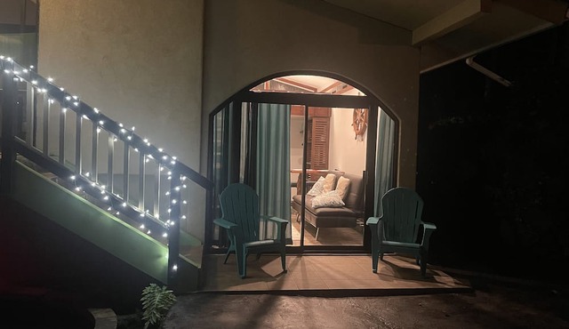 Cute Loft Studio above Kona, surrounded by Coffee farms in Holualoa