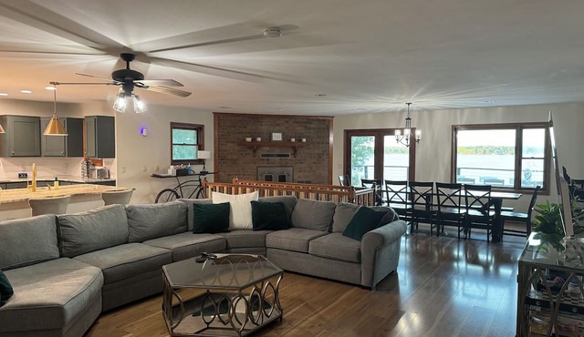 Amazing View - Wolf Point Lake House & Cabin w Pvt Dock & Tram - 5th Night Free in Grove