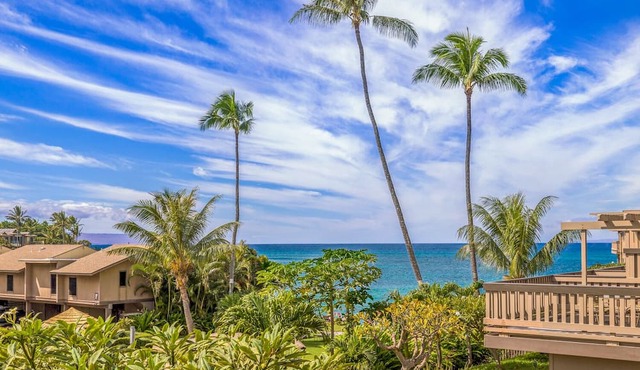 Spacious Kahana Sunset C5 Condo with Ocean Views AC, Pool & Beach Access