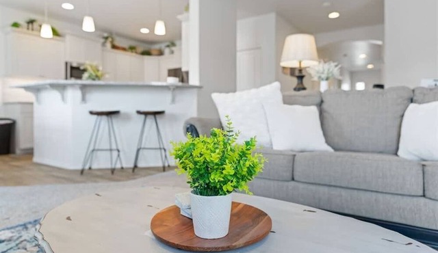 Explorer’s House🔥Game Room + Firepit | Sleeps 10 | Family Friendly | Caldwell