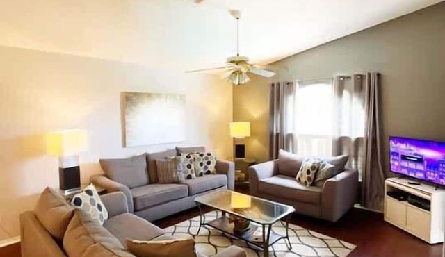 7 miles to Disney | 3bd | Pool