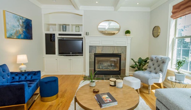 Saratoga Living-Minutes From Track and Town, Beach Access in Saratoga Springs