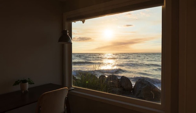 Newly Remodeled Waterfront Whidbey Island, Hot Tub
