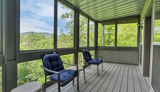 3 Bedroom, 3 Bathroom with Mountain View