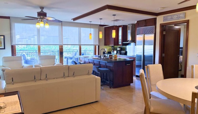 Hale Healani B-705 Stunning Views of the ocean: Sept. Special Book 7 nights get 1 night free.