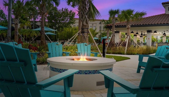 Spring Lakeview condo close to clubhouse & Orange Convention Center