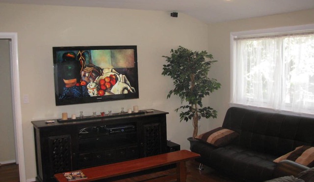 STUNNING Hollywood Hills Home. Celebrity Area, GREAT VIEWS and AWESOME REVIEWS