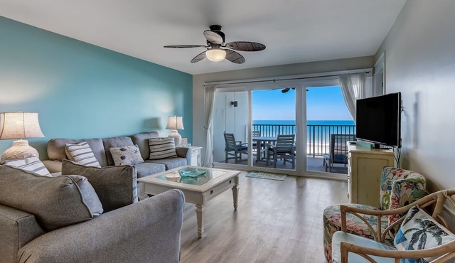 4th Floor, 2 Bed/2 Bath Oceanfront condo sleeps 6. Beach view balcony & pool in Fernandina Beach