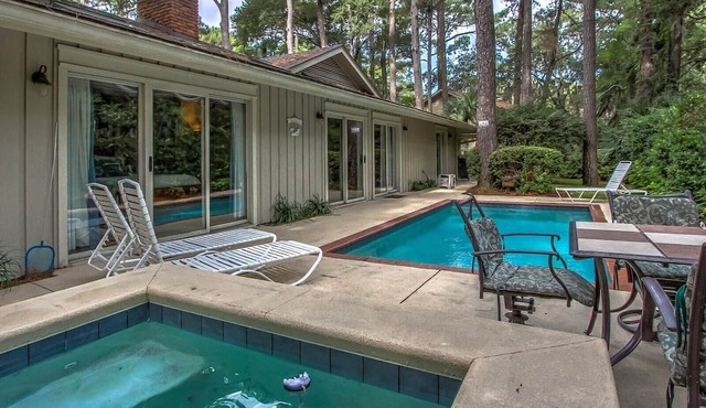 24 Baynard Cove - Single Level, 4BR Home with FREE Spa Heat April - October! in Hilton Head Island