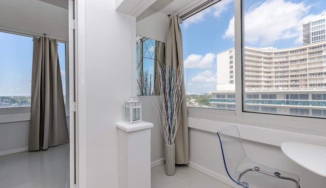 Modern Ocean Beach Condo 3BR "On the Sand" w POOL in Fort Lauderdale