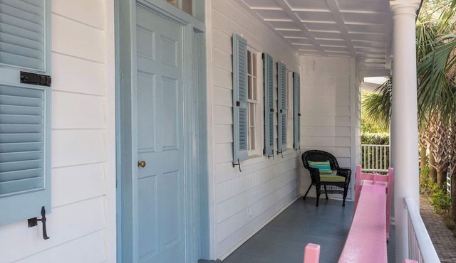 Casa Zoë | Cabana House – Bold Design, Prime Location in Charleston
