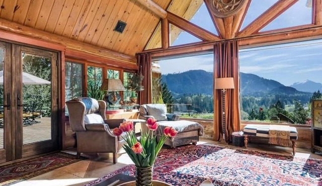 Romantic LOG CABIN on Stilly River w/Hot tub! Setup for 2 people only