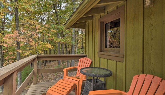 1 Mi to Raystown Lake: 'Wyatt Earp Cabin' w/Deck!
