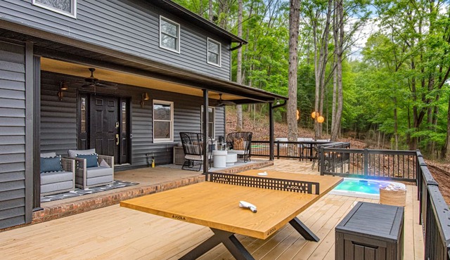 Ultimate 7BR Getaway. Sleep 20.Pickleball, Golf Sim, Arcade, Theatre, Sauna, Spa