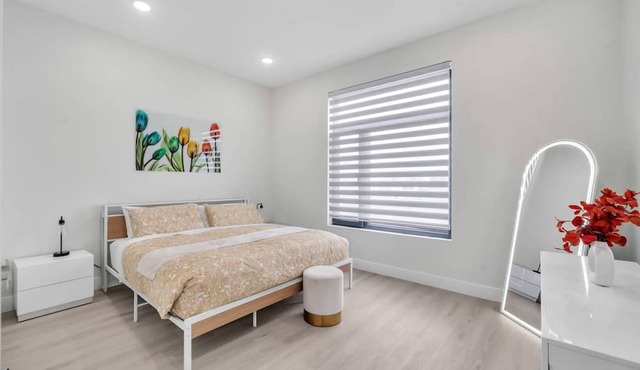 Spacious & Modern Two-Bedroom Apartment with Private Balcony & NYC Skyline View