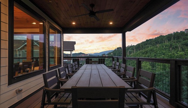 NEW Luxe Gatlinburg | Sleeps 26 8 Bedrooms 9 Baths SAUNA Elevator GYM HotTub in Gatlinburg